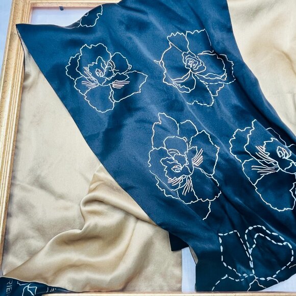 Elegant Vintage Black & Gold Silk Scarf – Adrienne Vittadini - Picture 3 of 14